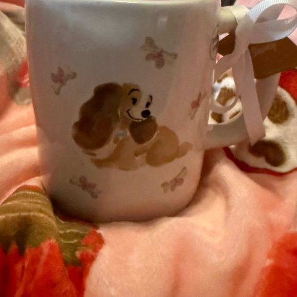 Rae Dunn x Disney x The Lady & The Tramp “A LITTLE CLASS & SASS” Mug NWT - Picture 4 of 6